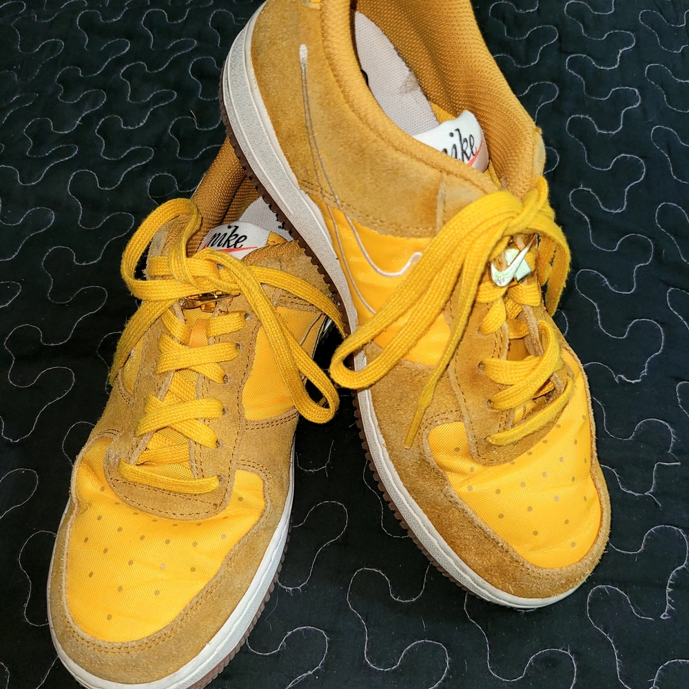 Nike Air Force 1 '07 Womens Gold Suede Size 8